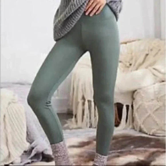 🍁 Aerie green chill play move leggings  XS - Picture 1 of 8